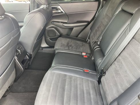 Used 2023 Mitsubishi Outlander SE Black Edition image 16