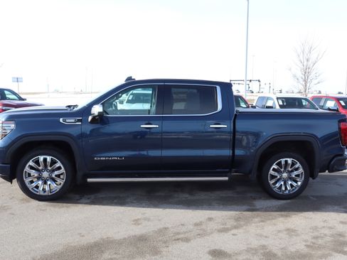 Used 2022 GMC Sierra 1500 Denali w/ Denali Reserve Package image 4