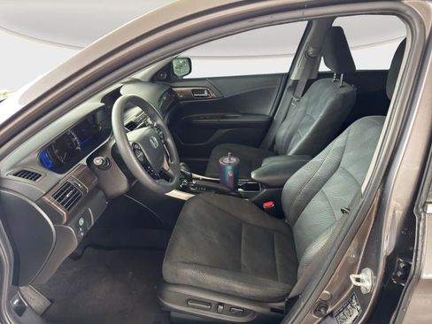 Used 2017 Honda Accord Hybrid Sedan image 8