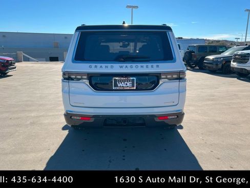 Used 2022 Jeep Grand Wagoneer Series III w/ Rear Seat Video Group 1 image 4