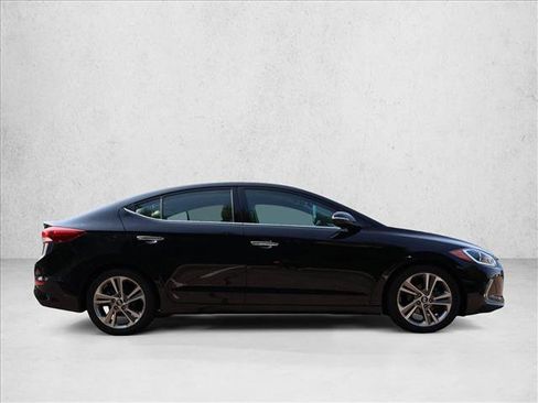 Used 2017 Hyundai Elantra Limited FWD image 4