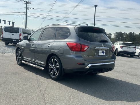 Used 2020 Nissan Pathfinder Platinum image 9