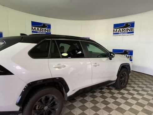 Used 2023 Toyota RAV4 XSE AWD/4WD image 2