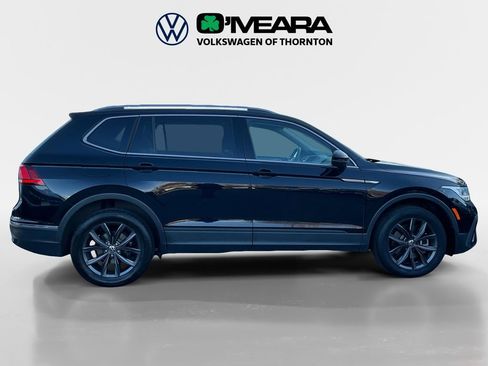 Used 2022 Volkswagen Tiguan SE w/ Panoramic Sunroof Package image 6