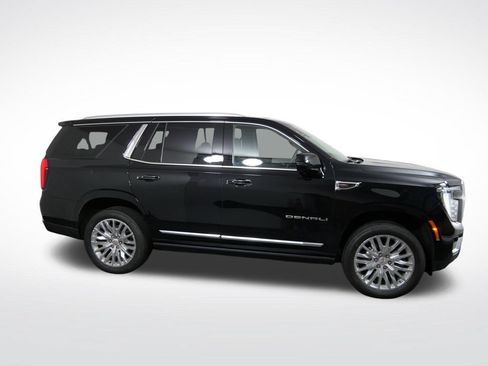 Used 2025 GMC Yukon Denali w/ Denali Reserve Package AWD/4WD image 2