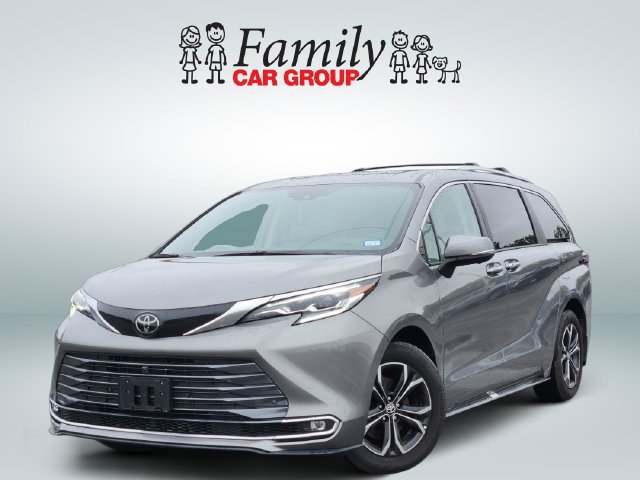 Used 2026 Toyota Sienna Platinum AWD/4WD image 1