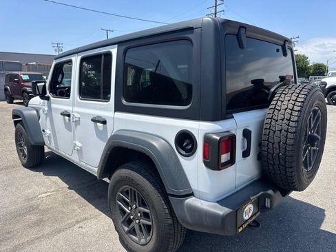 Used 2024 Jeep Wrangler Unlimited Sport AWD/4WD image 7