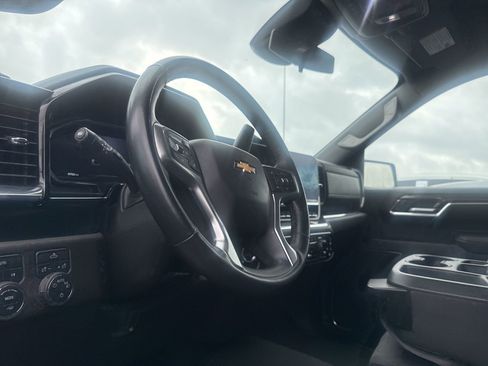 Used 2025 Chevrolet Silverado 1500 LT image 26