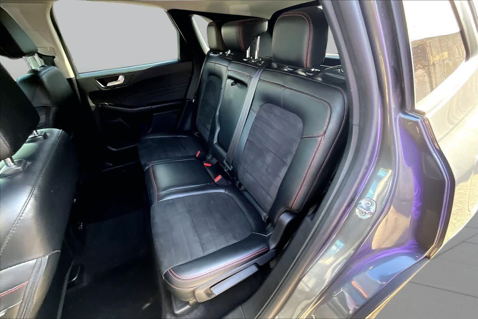 Certified 2022 Ford Escape SEL w/ SEL Stealth AWD Package image 21