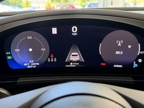 Used 2025 Porsche Macan Electric RWD image 20