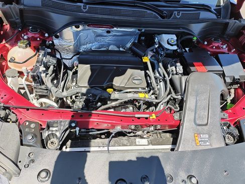 Used 2025 Chevrolet Trax LS w/ LS Convenience Package FWD image 32