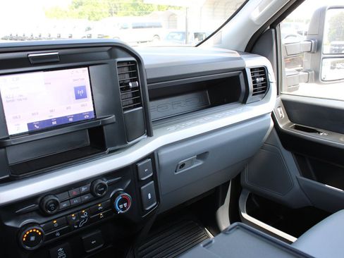 Used 2025 Ford F250 XL w/ XL Chrome Package RWD image 22