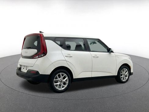 Used 2025 Kia Soul LX w/ LX Technology Package FWD image 11