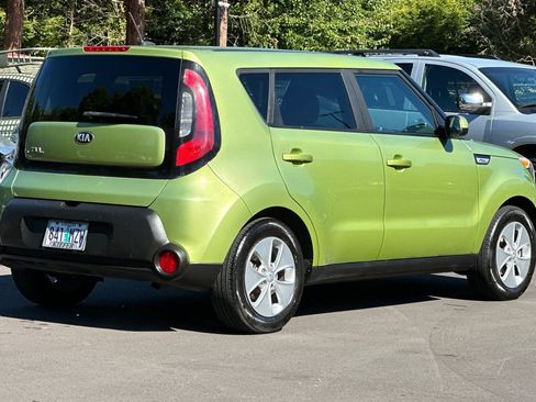 Used 2016 Kia Soul FWD image 4