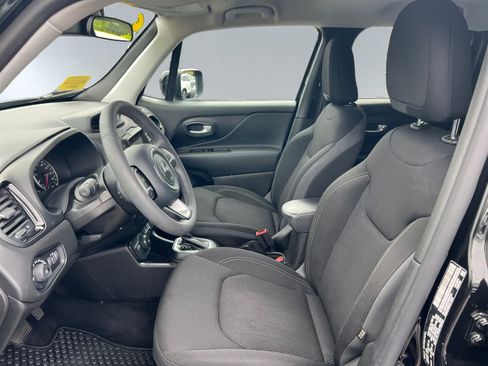 Used 2023 Jeep Renegade Altitude AWD/4WD image 7