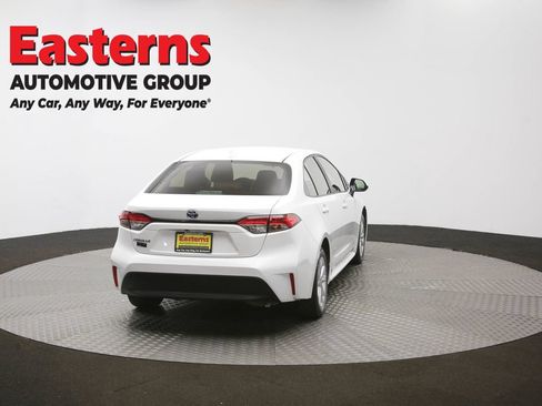 Used 2024 Toyota Corolla LE w/ LE Convenience Package FWD image 38