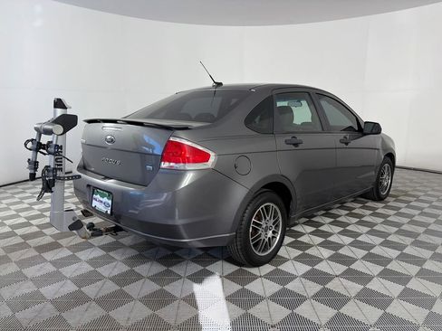 Used 2010 Ford Focus SE image 7