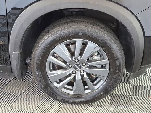 Used 2024 Nissan Pathfinder S image 9