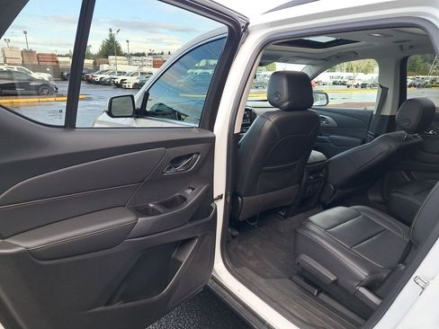 Used 2019 Chevrolet Traverse LT w/ LT Premium Package image 14