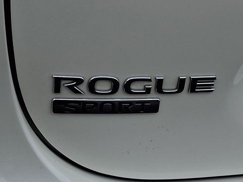 Used 2021 Nissan Rogue Sport SL AWD/4WD image 30