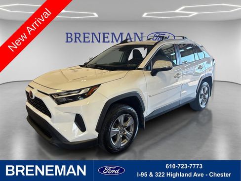 Used 2022 Toyota RAV4 XLE AWD/4WD image 1