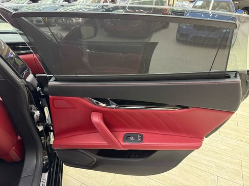 Used 2020 Maserati Quattroporte S image 38