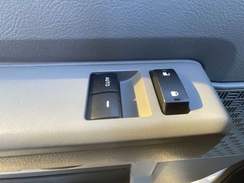 Used 2023 Ford E-350 and Econoline 350 Super Duty w/ Power Windows & Locks Group image 19
