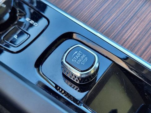 Used 2023 Volvo XC60 B6 Ultimate w/ Climate Package image 15