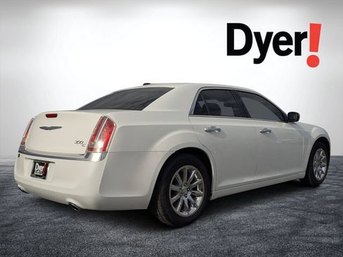 Used 2014 Chrysler 300 C RWD image 3