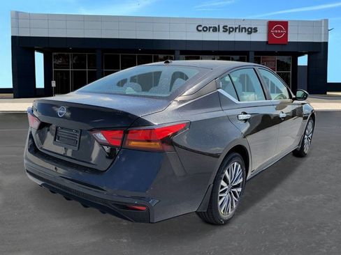 New 2025 Nissan Altima 2.5 SV image 5