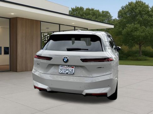 Used 2026 BMW iX xDrive45 w/ Climate Comfort Package image 9
