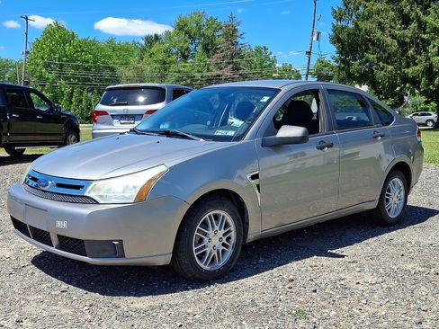 Used 2008 Ford Focus SE FWD image 3