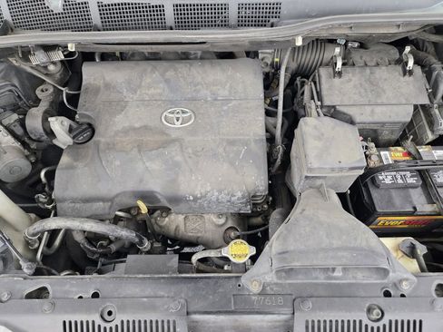 Used 2015 Toyota Sienna XLE w/ XLE Navigation Package image 35