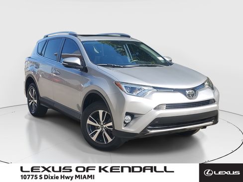 Used 2018 Toyota RAV4 XLE image 1