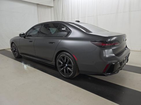 Used 2023 BMW i7 xDrive60 AWD/4WD image 7