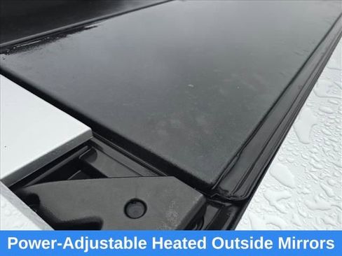 Used 2013 Chevrolet Avalanche LTZ image 23