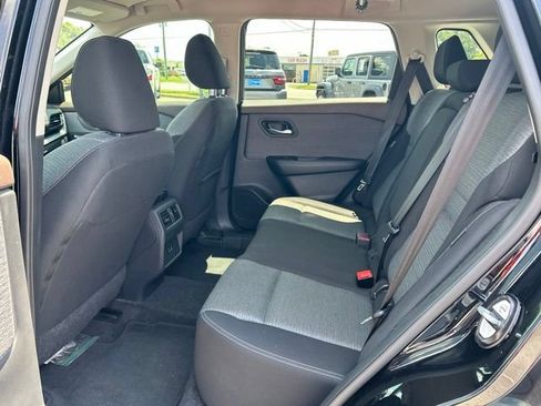 Used 2023 Nissan Rogue SV FWD image 18