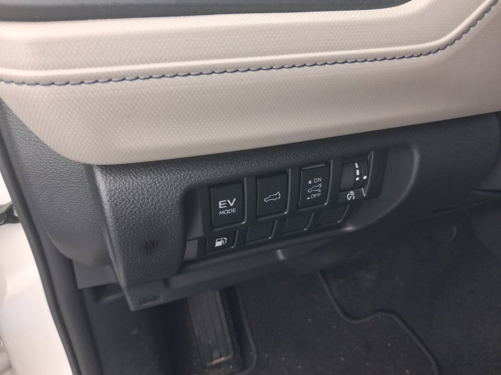 Used 2025 Subaru Forester Limited w/ Popular Package AWD/4WD image 28