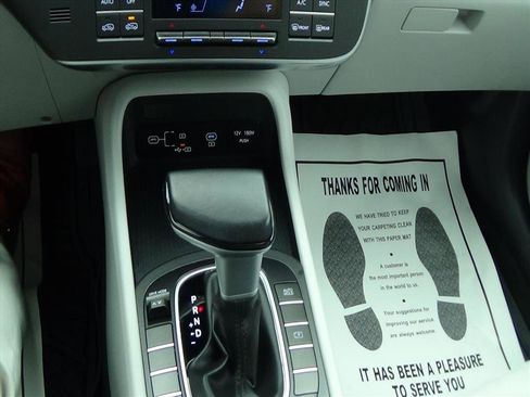 Used 2025 Hyundai Kona SEL image 25