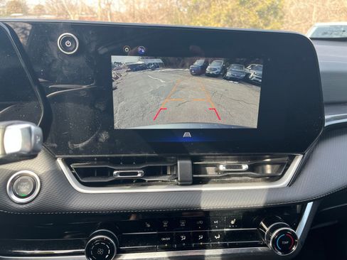 Used 2025 Chevrolet Equinox LT image 17