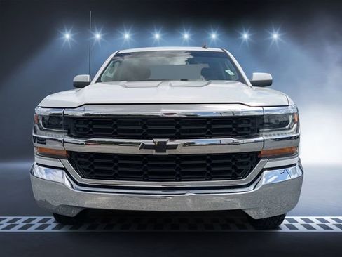 Used 2018 Chevrolet Silverado 1500 LT RWD image 8