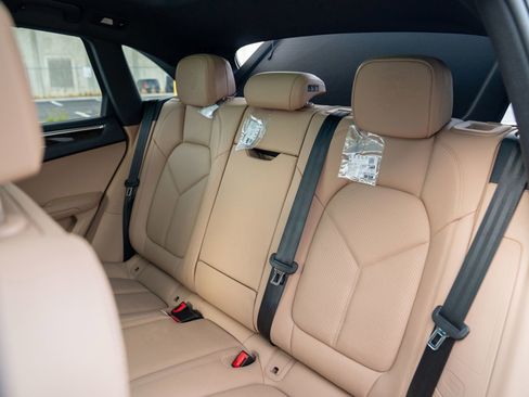 New 2026 Porsche Macan S image 25