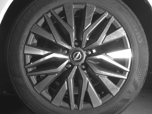 Used 2025 Nissan Altima 2.5 SV FWD image 14