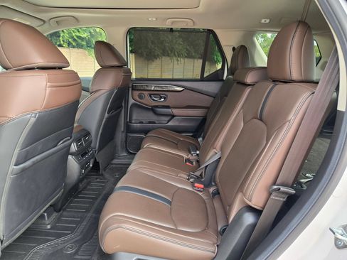 Used 2025 Honda Pilot Elite image 14