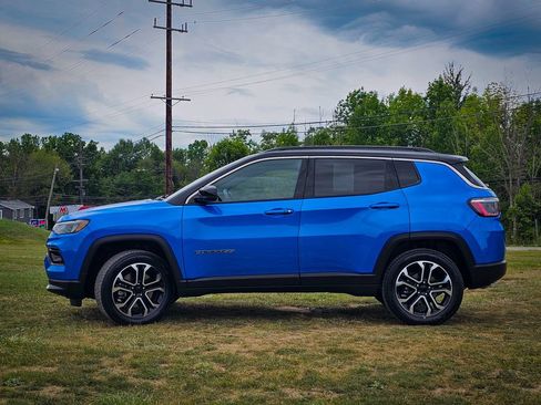 Used 2023 Jeep Compass Limited AWD/4WD image 7
