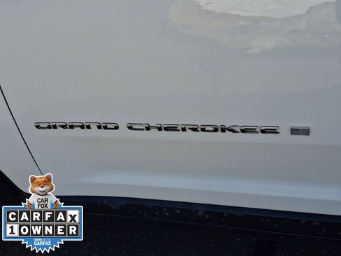 Used 2023 Jeep Grand Cherokee Laredo w/ Luxury Tech Group I image 29