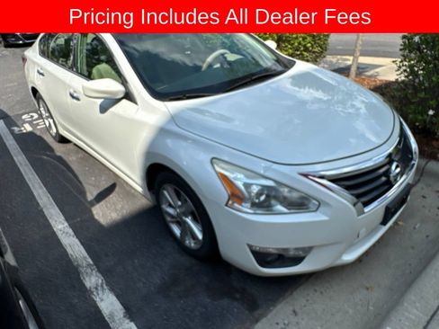 Used 2013 Nissan Altima 2.5 SV FWD image 1