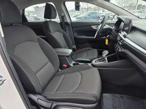 Used 2024 Kia Forte LXS image 7