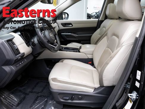 Used 2023 Nissan Pathfinder SL w/ SL Premium Package AWD/4WD image 14