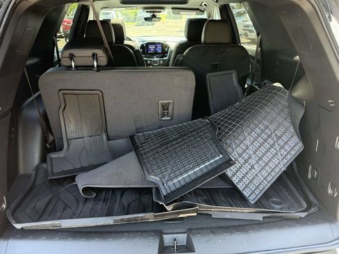 Used 2023 Chevrolet Traverse RS w/ LPO, Floor Liner Package AWD/4WD image 11